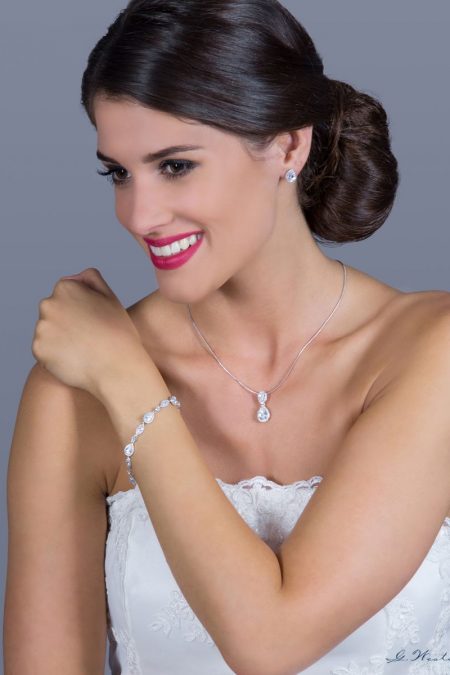 Collier und Ohrringe