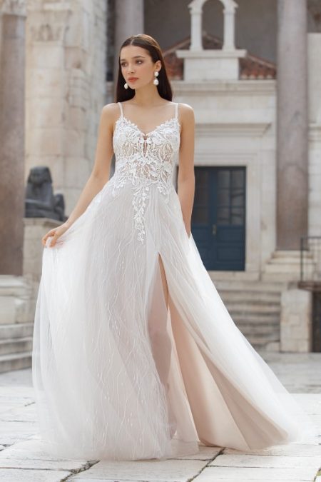 Kleid mit Schlitz