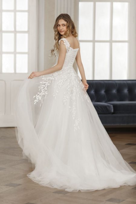 Kleid mit Glitzertüll