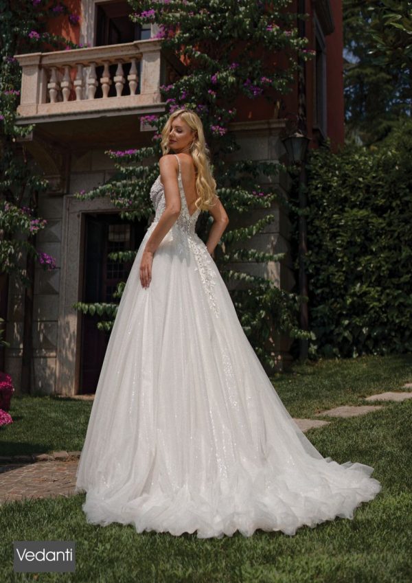 Brautkleid Vedanti mit Schleppe