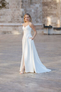 Cleanes Kleid mit Beinschlitz